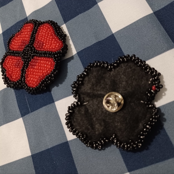 Flat beaded poppy large 4 inch ( Buy 3 Get The 4th 50% Off ) - Picture 2 of 4